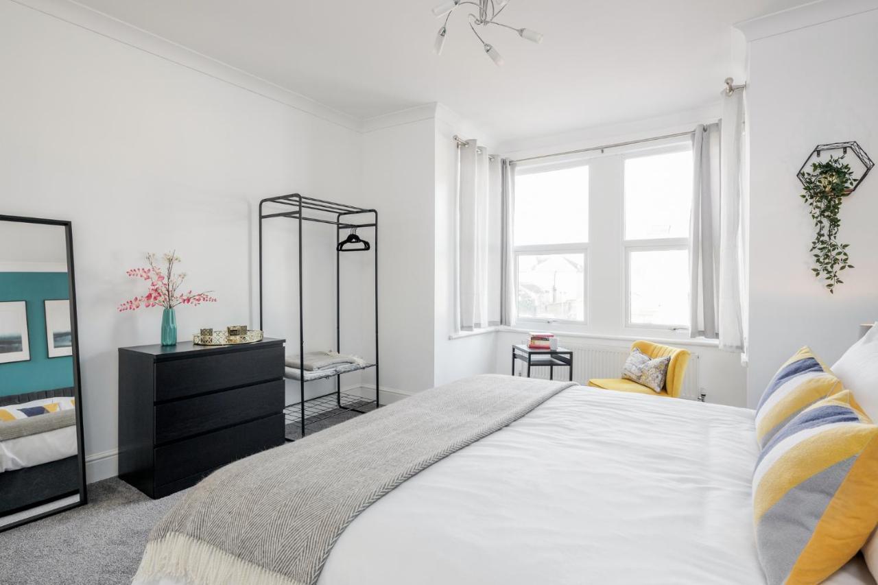 Business & Leisure 2 Bedroom & Parking By Damask Homes Ίλφορντ Εξωτερικό φωτογραφία