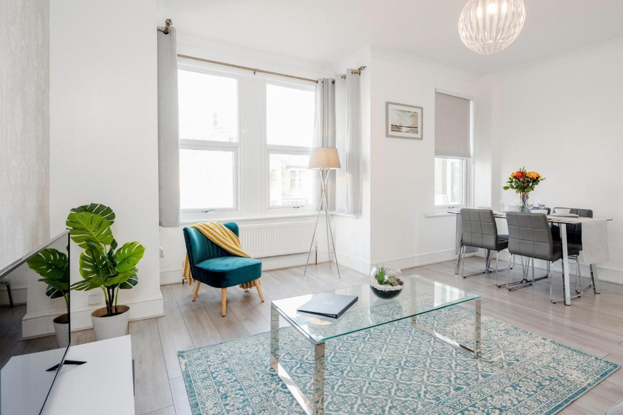 Business & Leisure 2 Bedroom & Parking By Damask Homes Ίλφορντ Εξωτερικό φωτογραφία