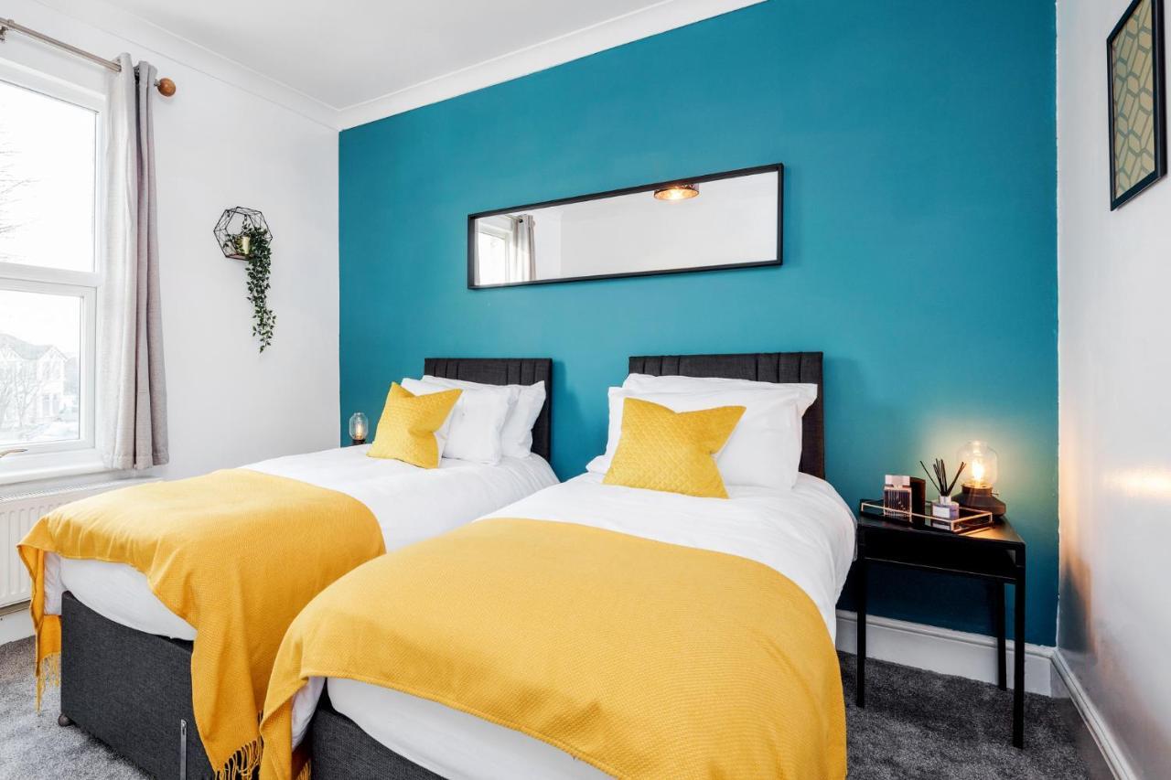 Business & Leisure 2 Bedroom & Parking By Damask Homes Ίλφορντ Εξωτερικό φωτογραφία