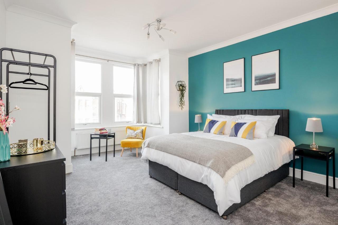 Business & Leisure 2 Bedroom & Parking By Damask Homes Ίλφορντ Εξωτερικό φωτογραφία