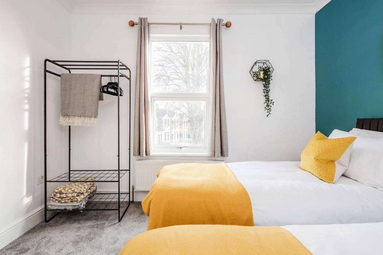 Business & Leisure 2 Bedroom & Parking By Damask Homes Ίλφορντ Εξωτερικό φωτογραφία