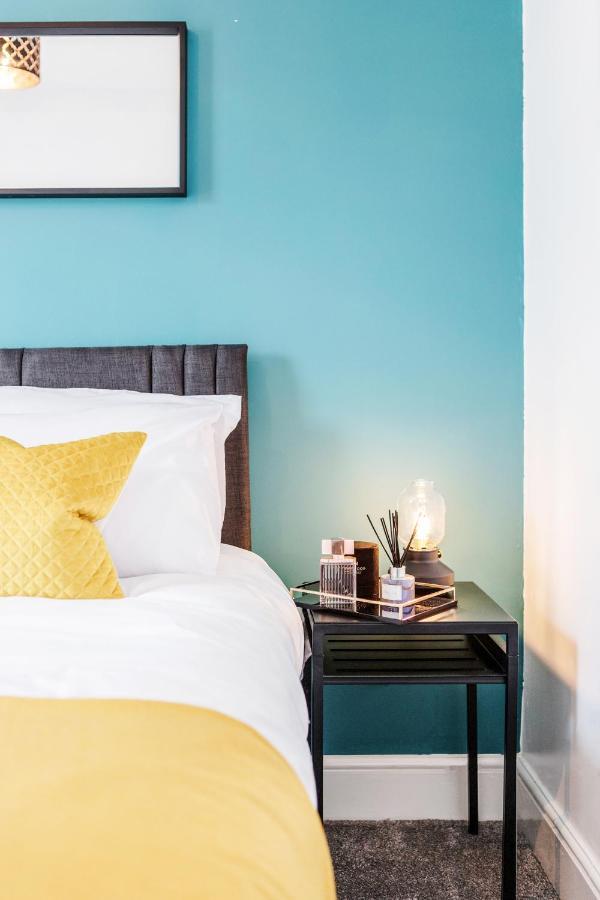 Business & Leisure 2 Bedroom & Parking By Damask Homes Ίλφορντ Εξωτερικό φωτογραφία